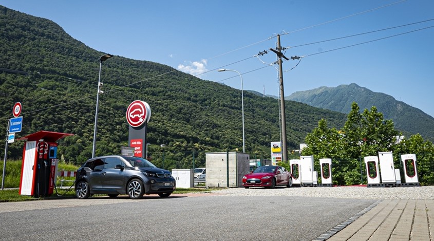 Elettromobilità a Cadenazzo: un’estate con ancora più carica